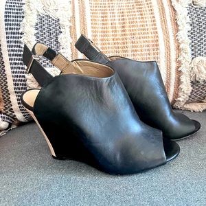 Trending Anne Klein wedges